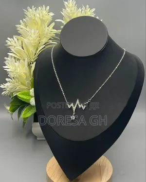 Stainless Steel Ladies Necklace – Elegant Jewelry for Women in Ghana