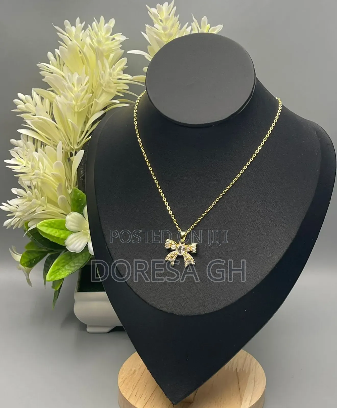 Stainless Steel Ladies Necklace – Elegant Jewelry for Women in Ghana