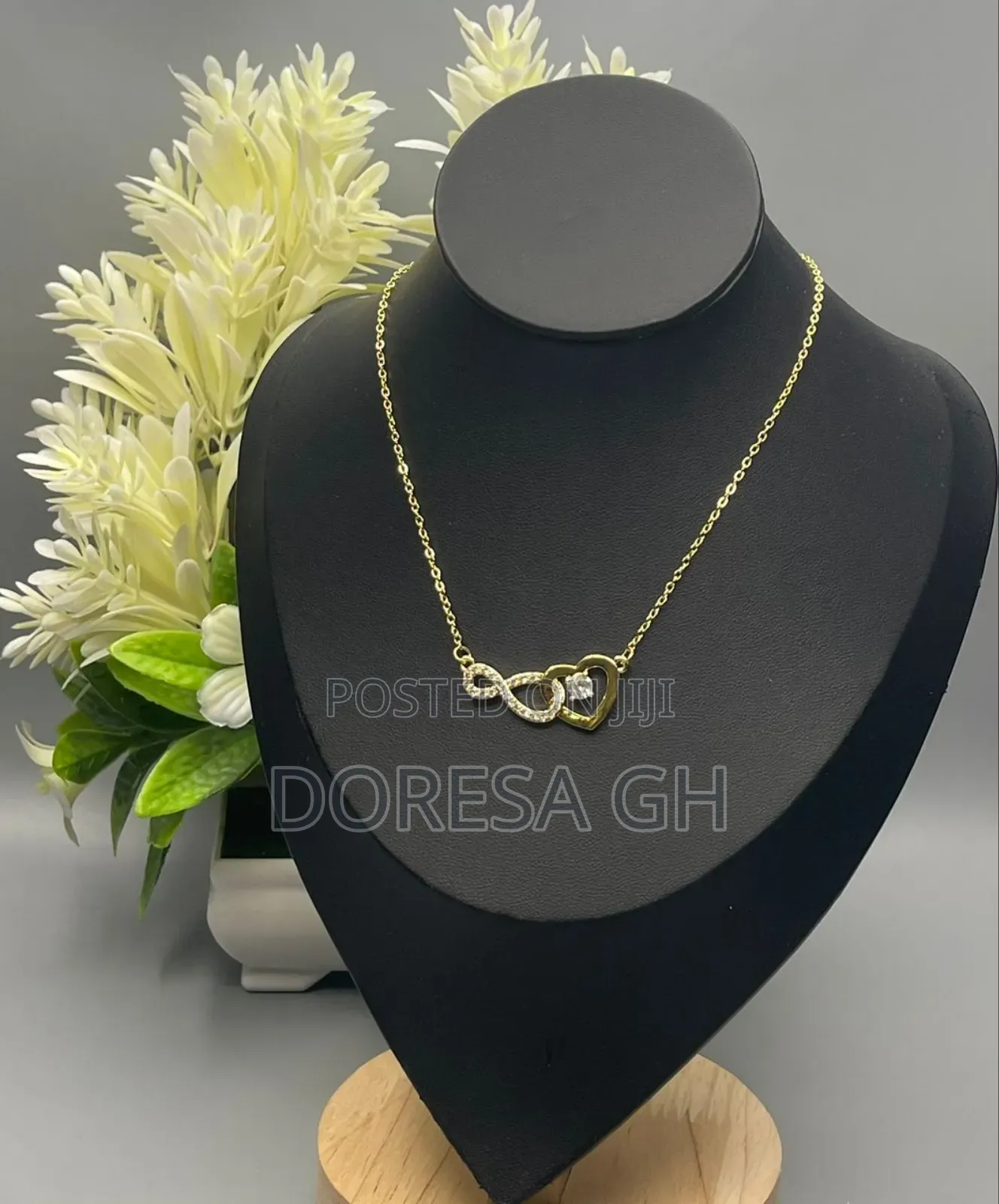 Stainless Steel Ladies Necklace – Elegant Jewelry for Women in Ghana