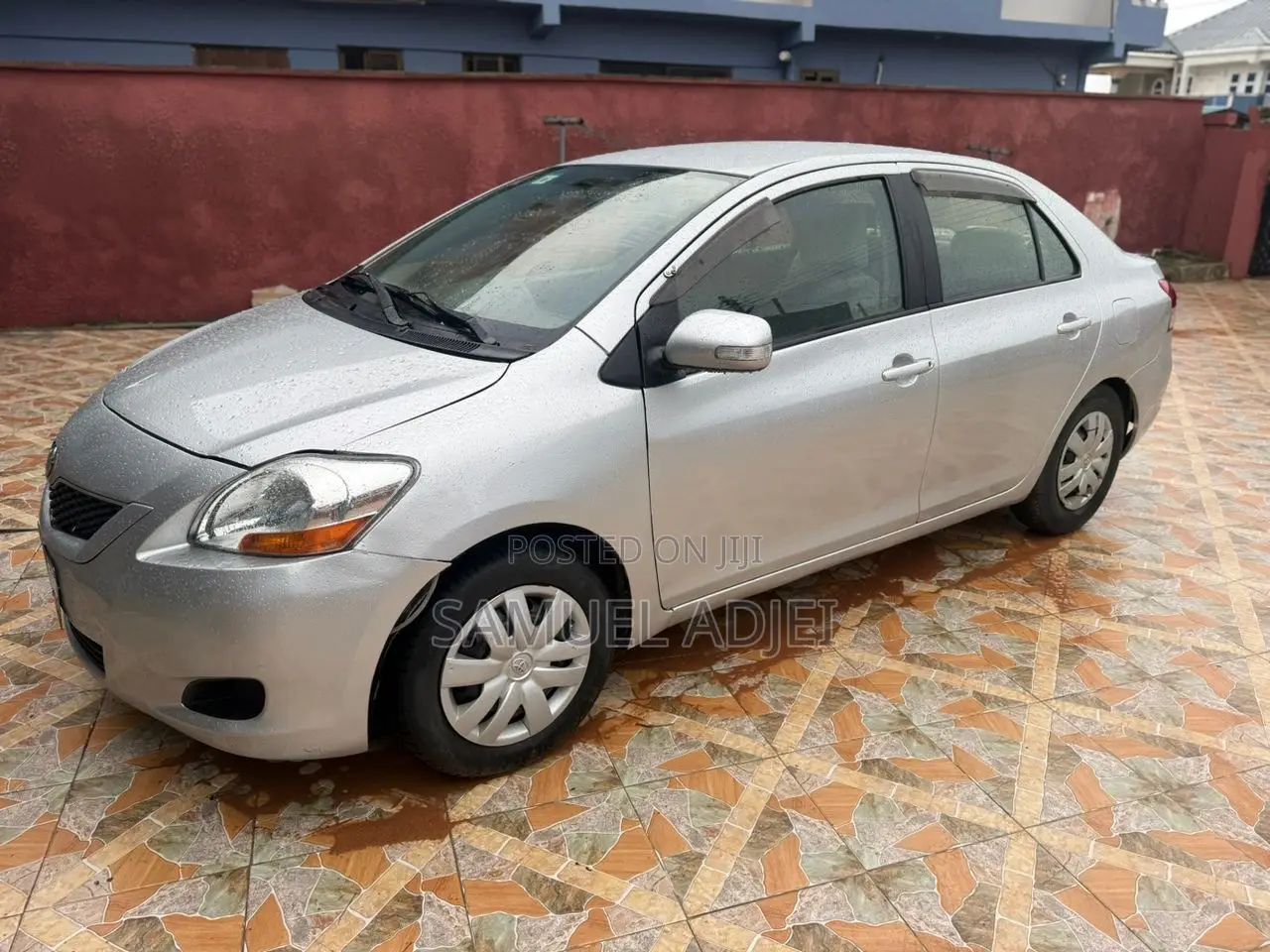 Toyota Belta 2010 Silver