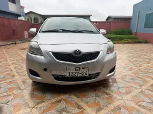 Toyota Belta 2010 Silver