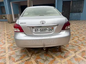 Toyota Belta 2010 Silver