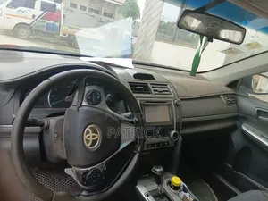 Toyota Camry SE 4dr Sedan (2.5L 4cyl 6A) 2014 Black
