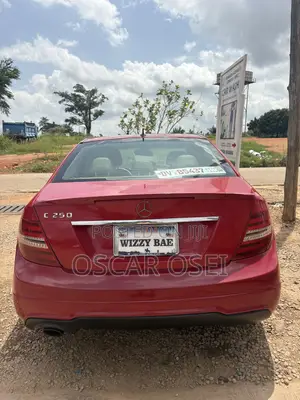 Mercedes-Benz C250 2014 Red