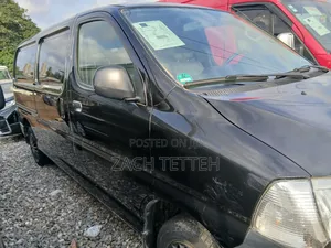 Toyota HiAce 2010 Green