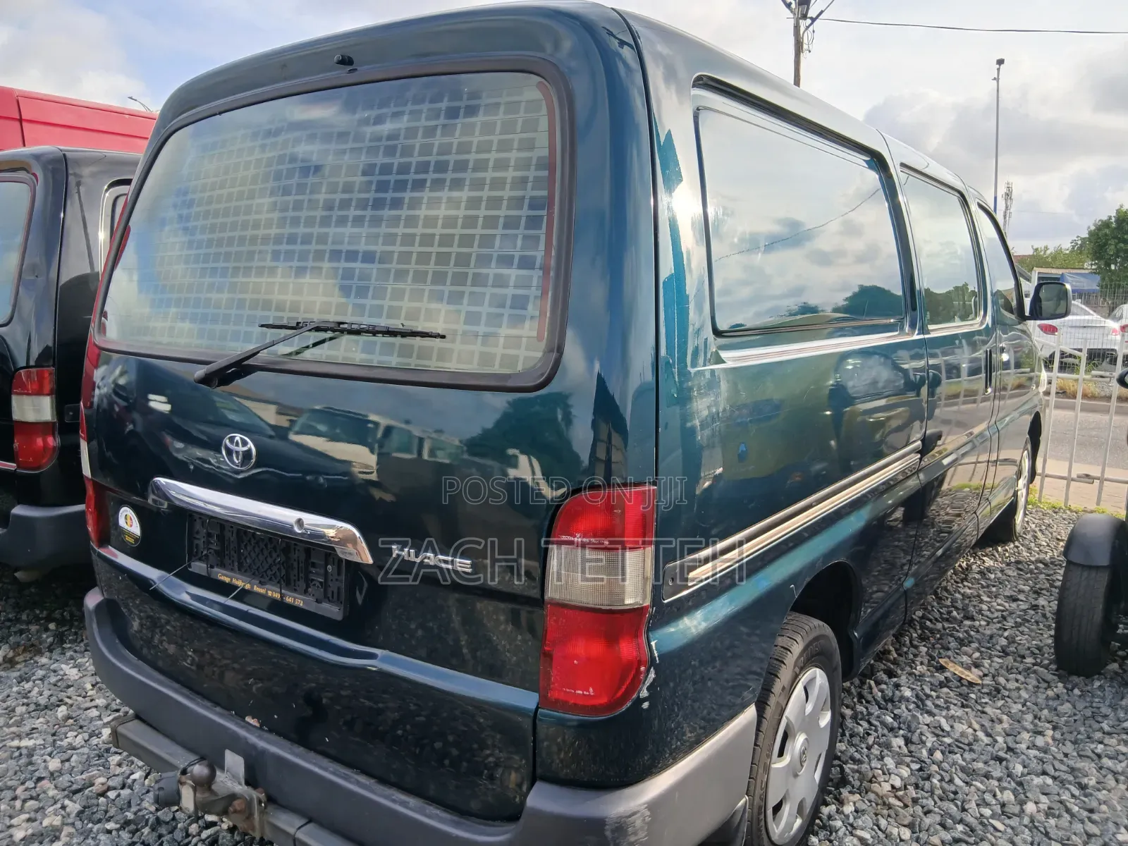 Toyota HiAce 2010 Green
