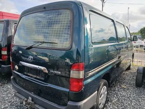 Toyota HiAce 2010 Green