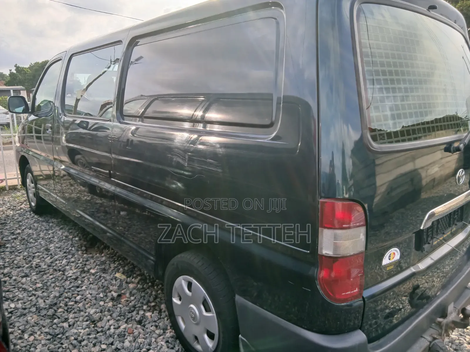 Toyota HiAce 2010 Green