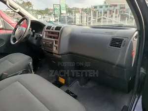 Toyota HiAce 2010 Green