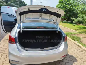 Hyundai Accent SE 2020 Silver