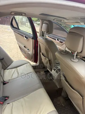 Mercedes-Benz C250 2014 Red
