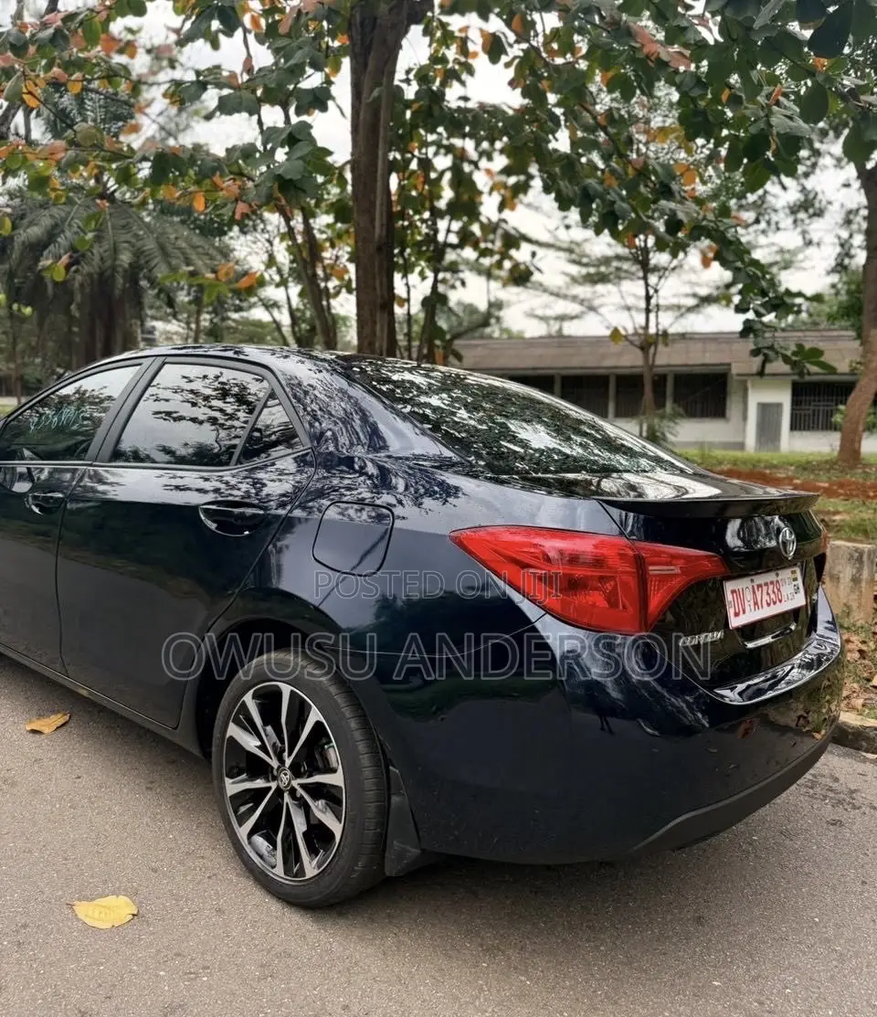 Toyota Corolla 2018 Black