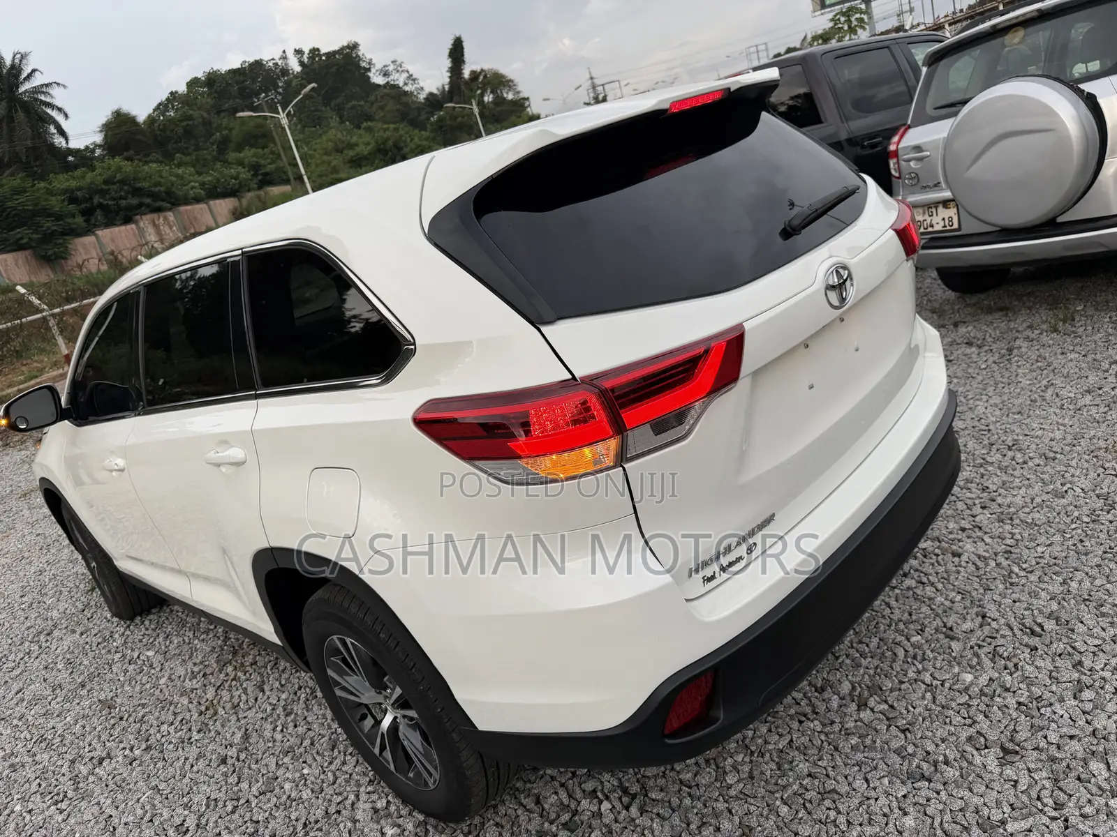 Toyota Highlander LE 2019 White