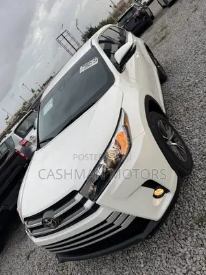 Toyota Highlander LE 2019 White