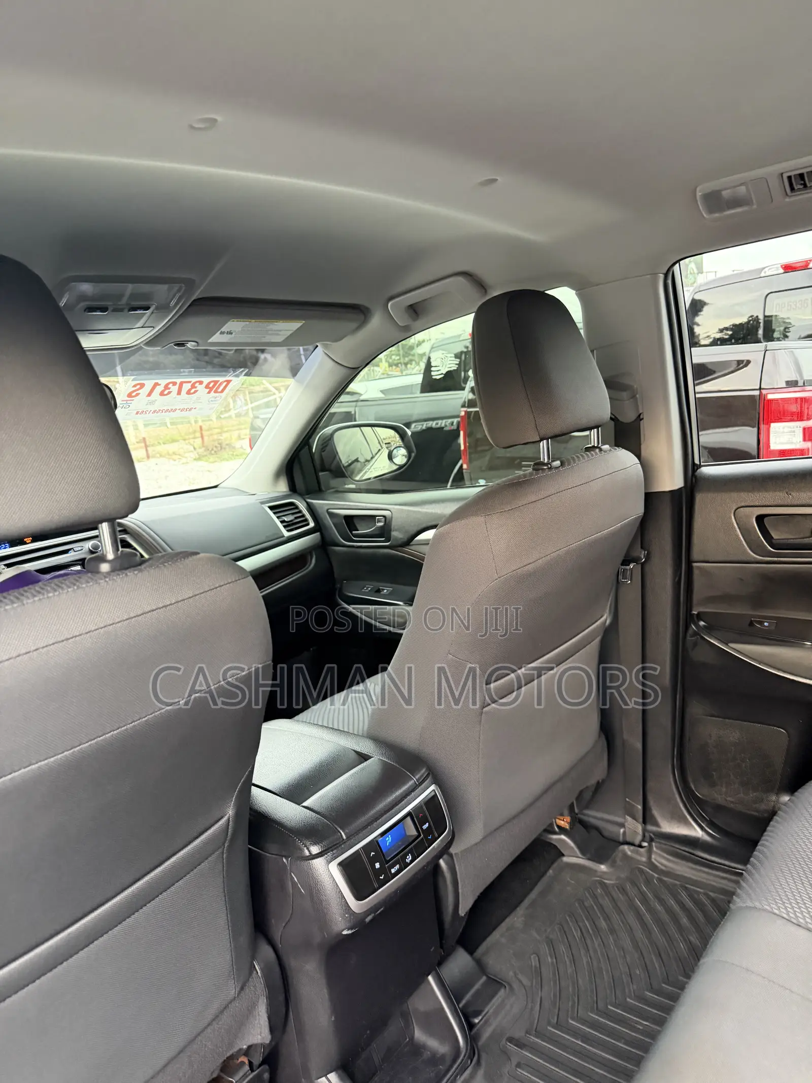 Toyota Highlander LE 2019 White