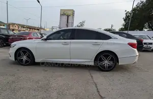 Honda Accord Touring 2.0T 2021 White