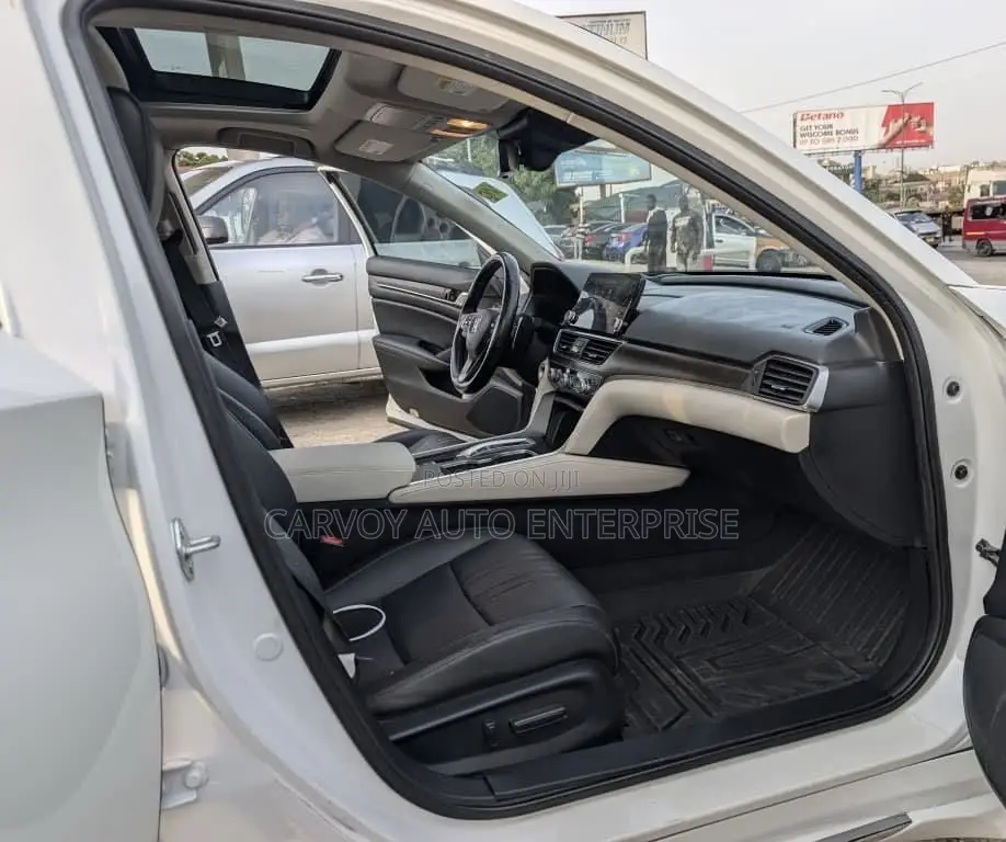 Honda Accord Touring 2.0T 2021 White