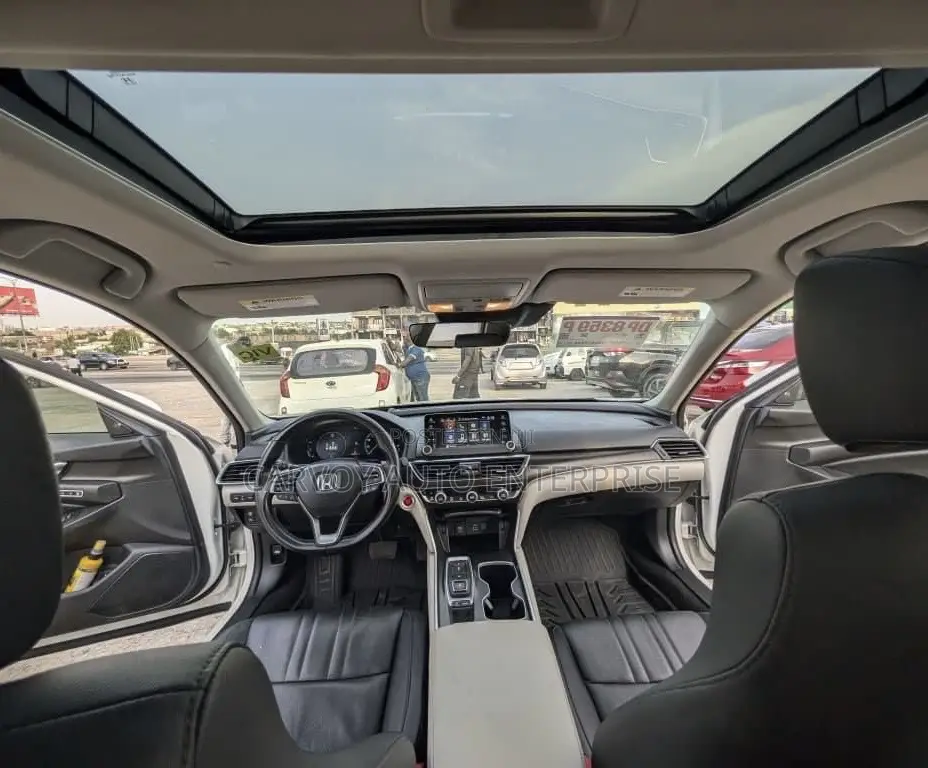 Honda Accord Touring 2.0T 2021 White
