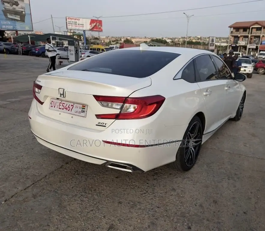 Honda Accord Touring 2.0T 2021 White