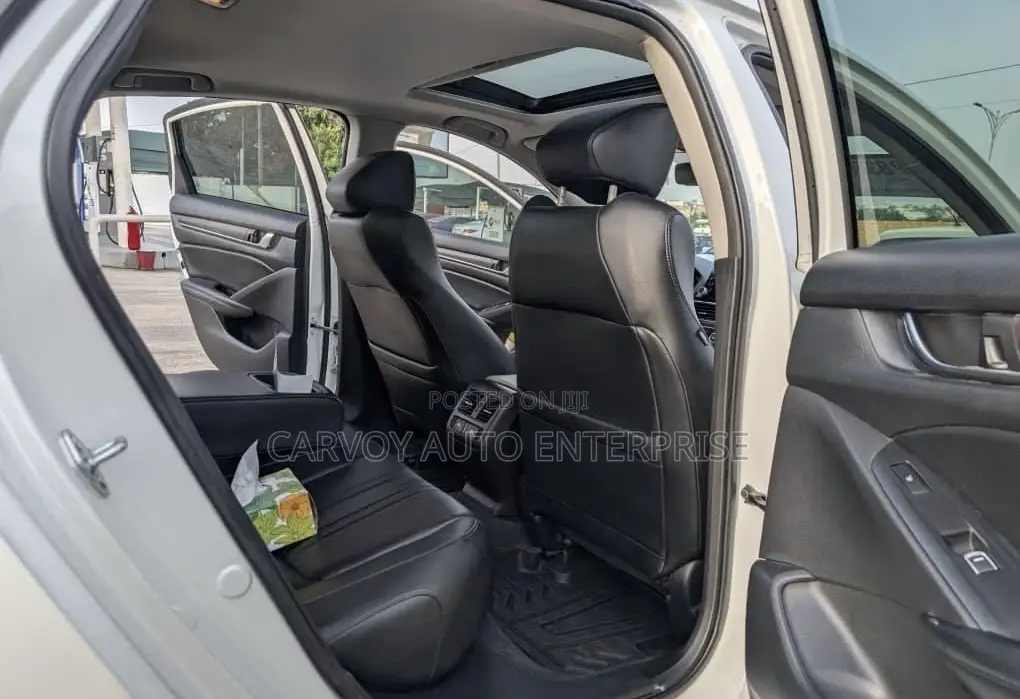 Honda Accord Touring 2.0T 2021 White
