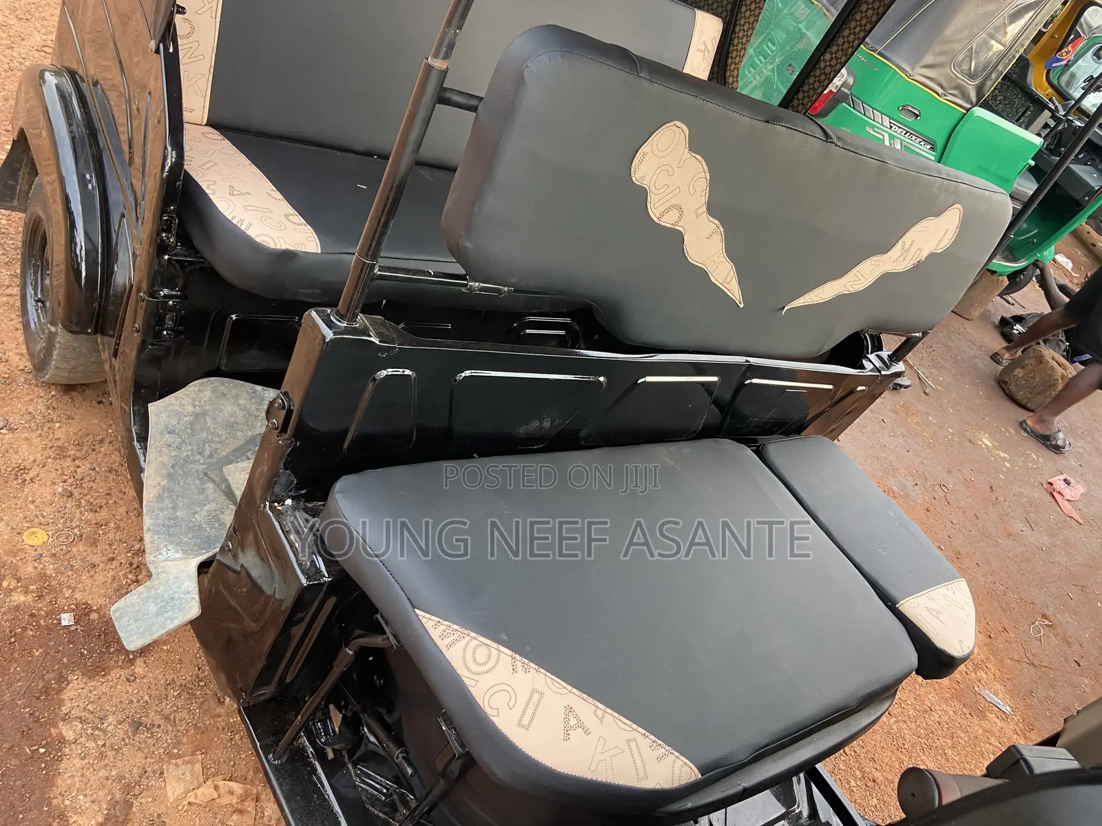 Bajaj RE 2025 Black