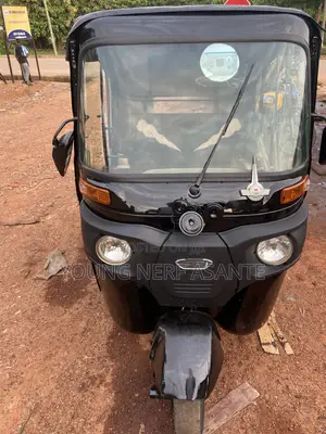 Bajaj RE 2025 Black