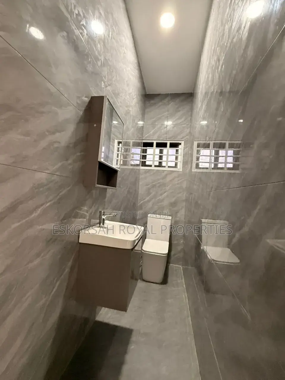 3bdrm House in Achimota Tantra Hill, Unity Closed for sale