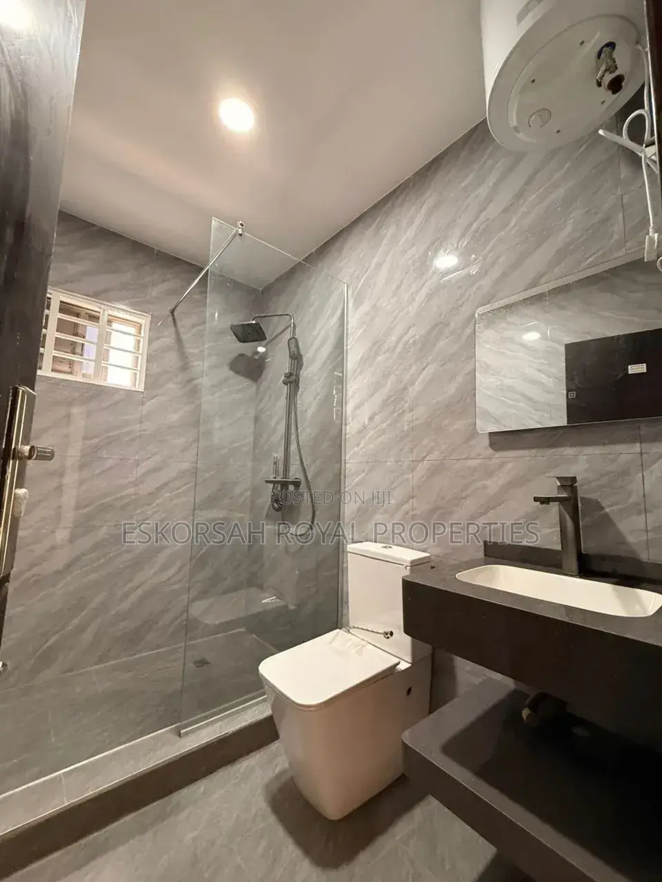 3bdrm House in Achimota Tantra Hill, Unity Closed for sale