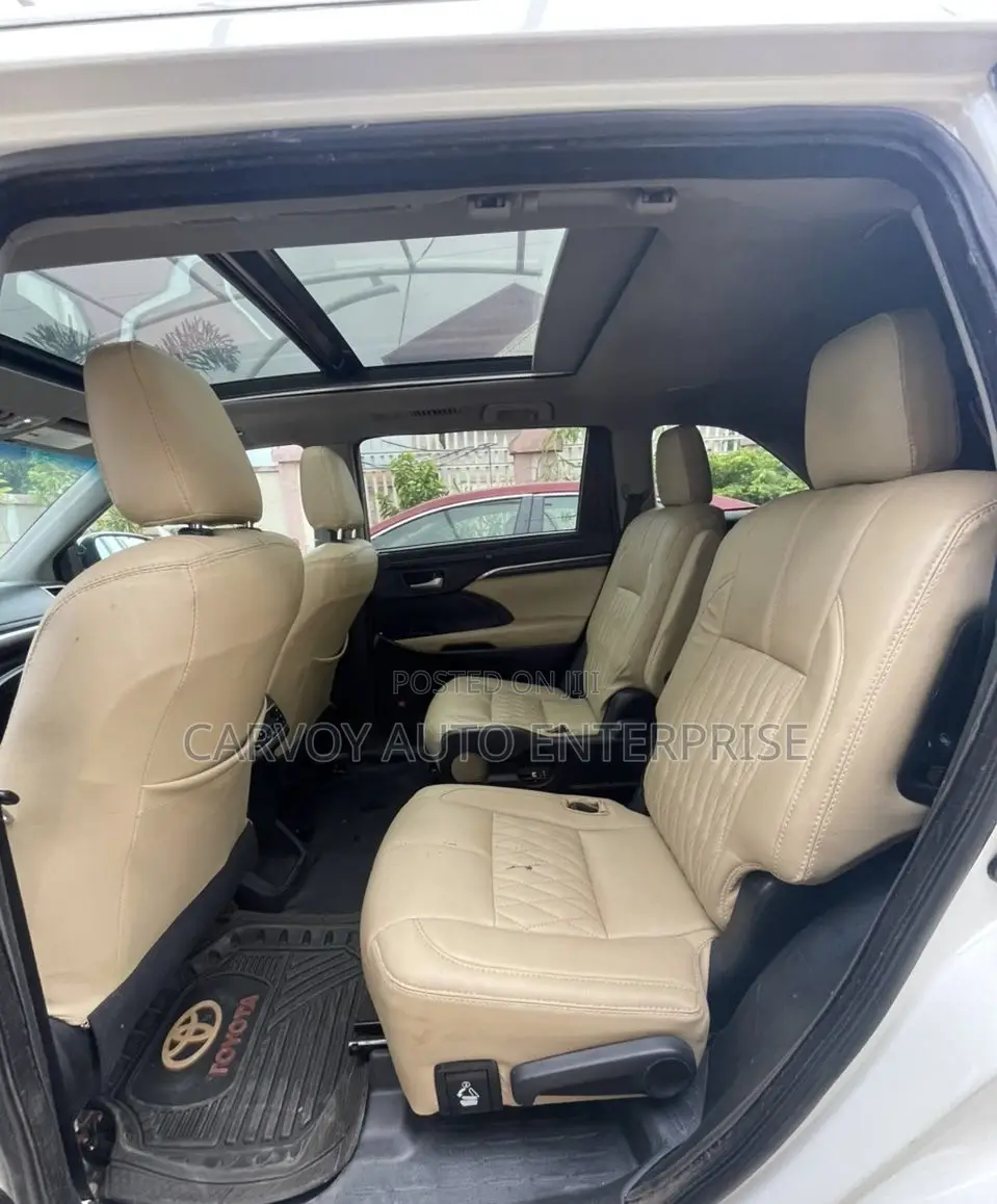 Toyota Highlander Limited Platinum 4dr SUV AWD (3.5L 6cyl 6A) 2015