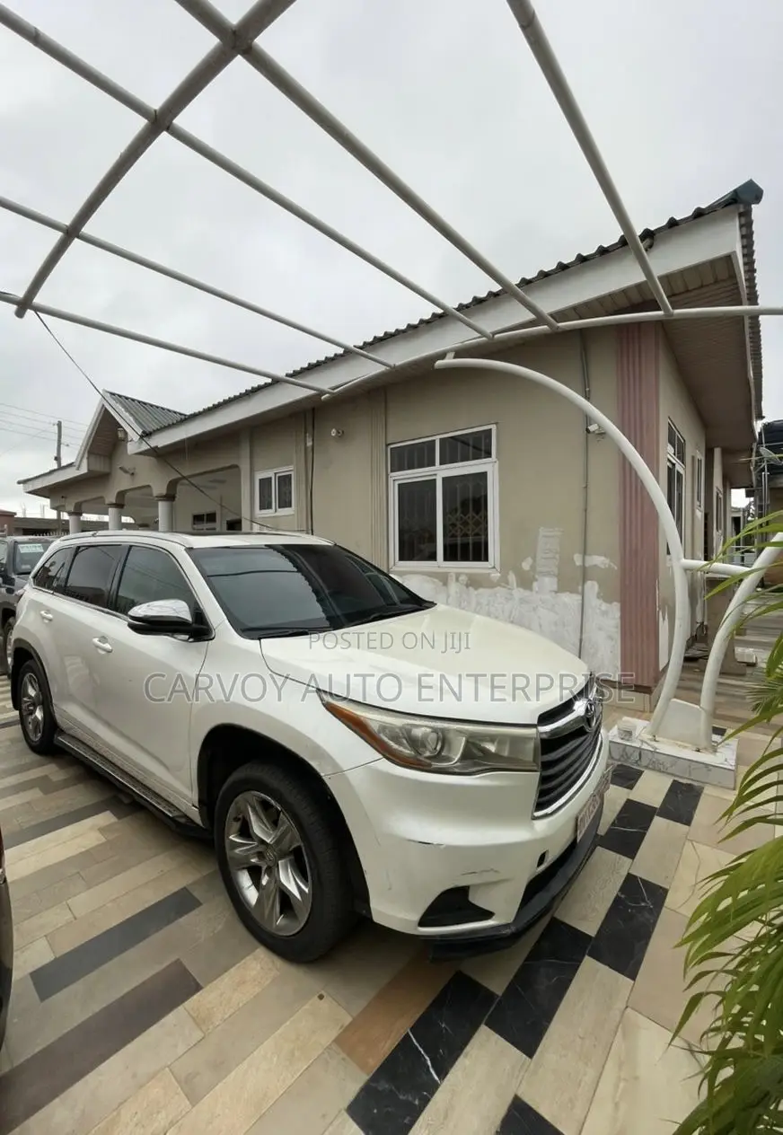 Toyota Highlander Limited Platinum 4dr SUV AWD (3.5L 6cyl 6A) 2015