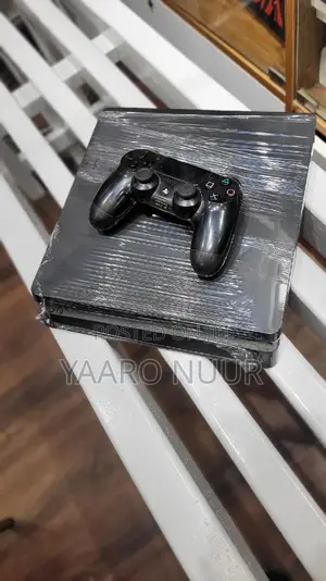 Ps4 Slim With Pad