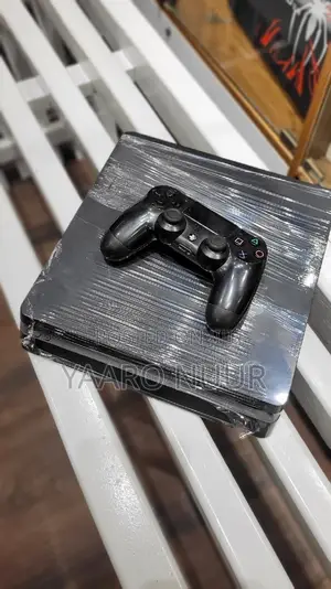 Ps4 Slim With Pad