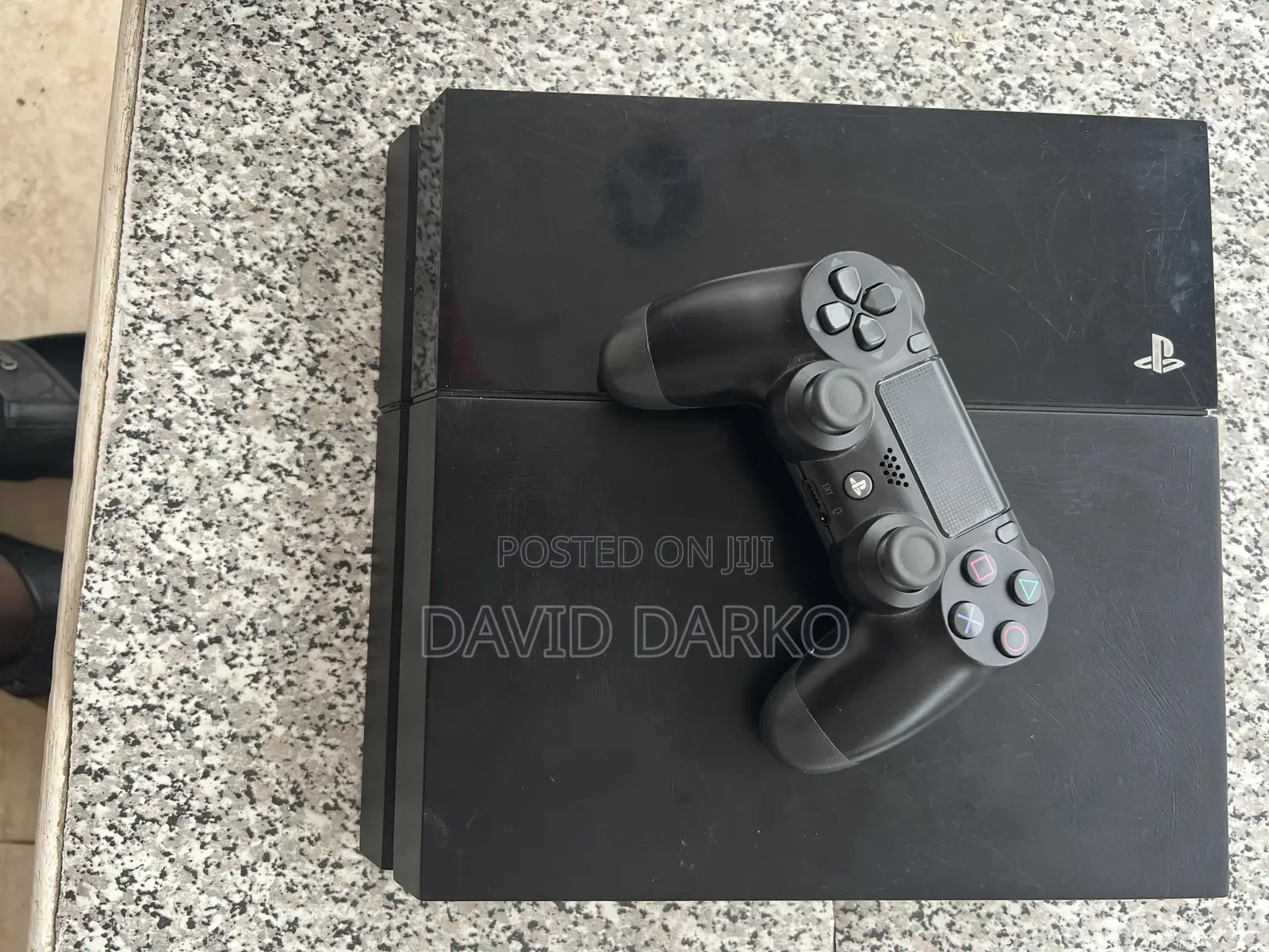 Playstation 4 Standard Jailbreak With 5 Games and One Controller