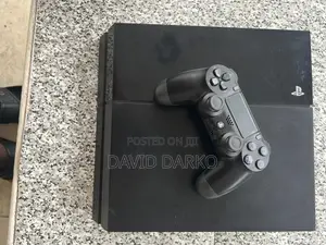 Playstation 4 Standard Jailbreak With 5 Games and One Controller