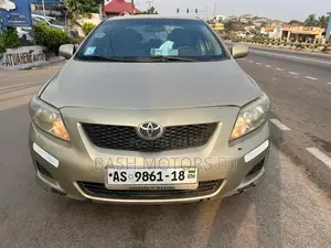 Toyota Corolla LE 4dr Sedan (1.8L 4cyl 4A) 2010 Gold