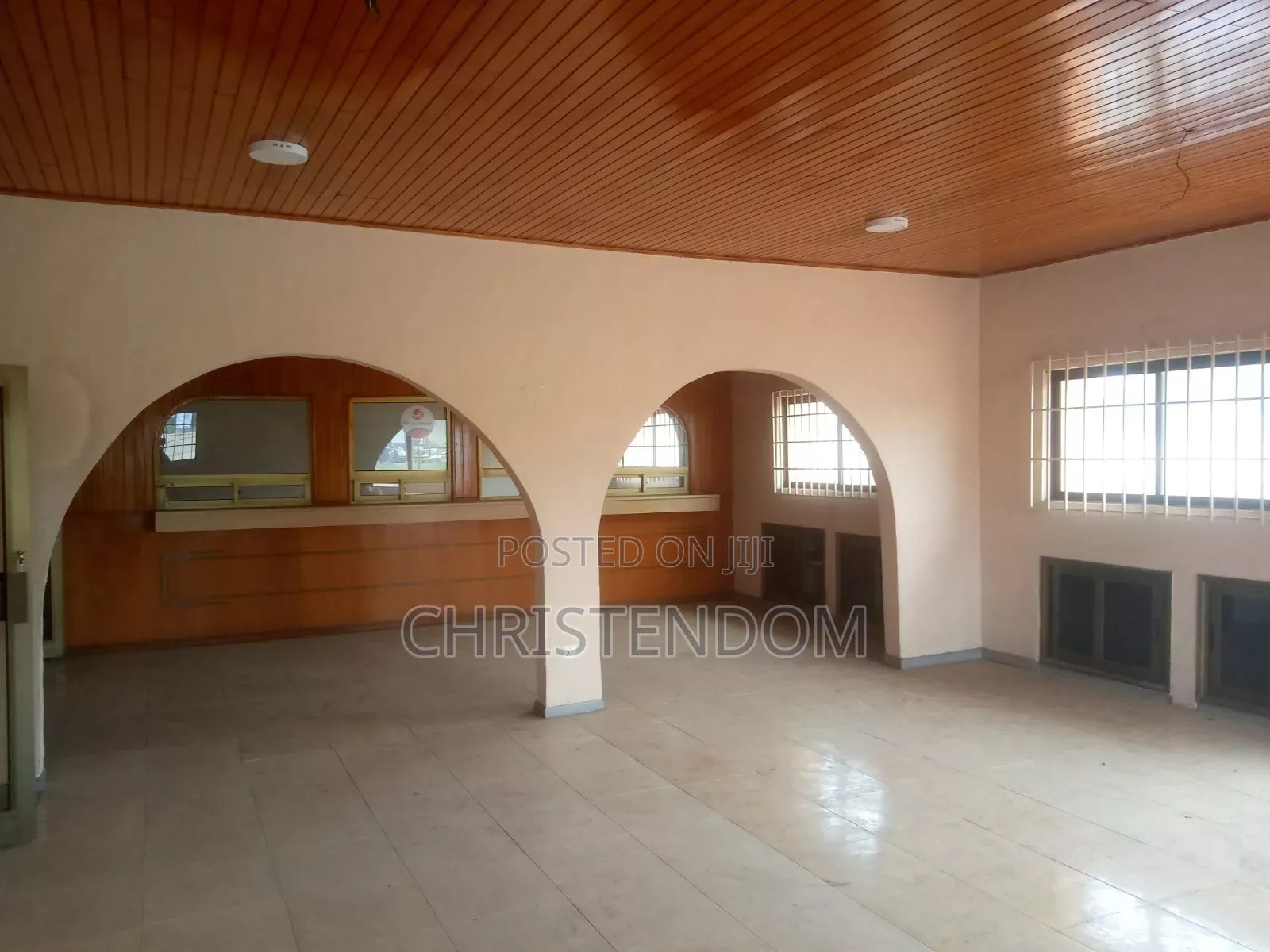 Very Spacious Office for Rent at Circle