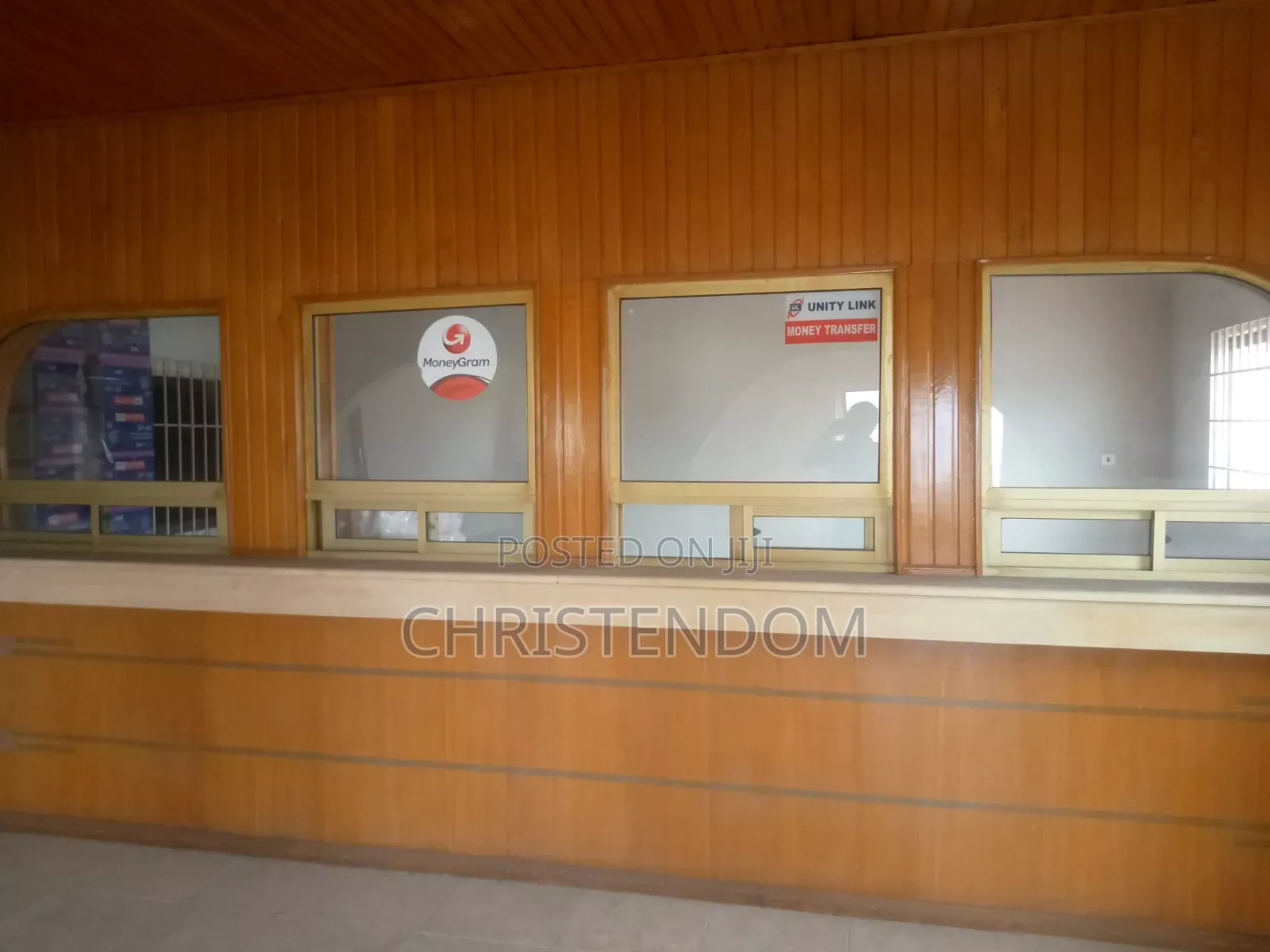 Very Spacious Office for Rent at Circle
