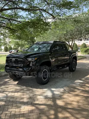 Toyota Tacoma TRD Off-Road Double Cab 4WD 5.0 ft. SB (Automatic) 2025
