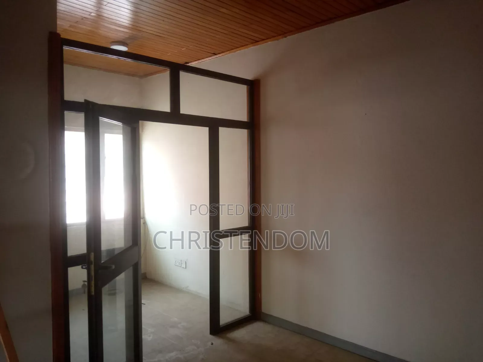 Very Spacious Office for Rent at Circle