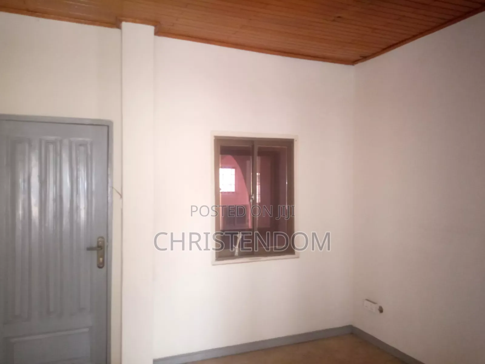 Very Spacious Office for Rent at Circle