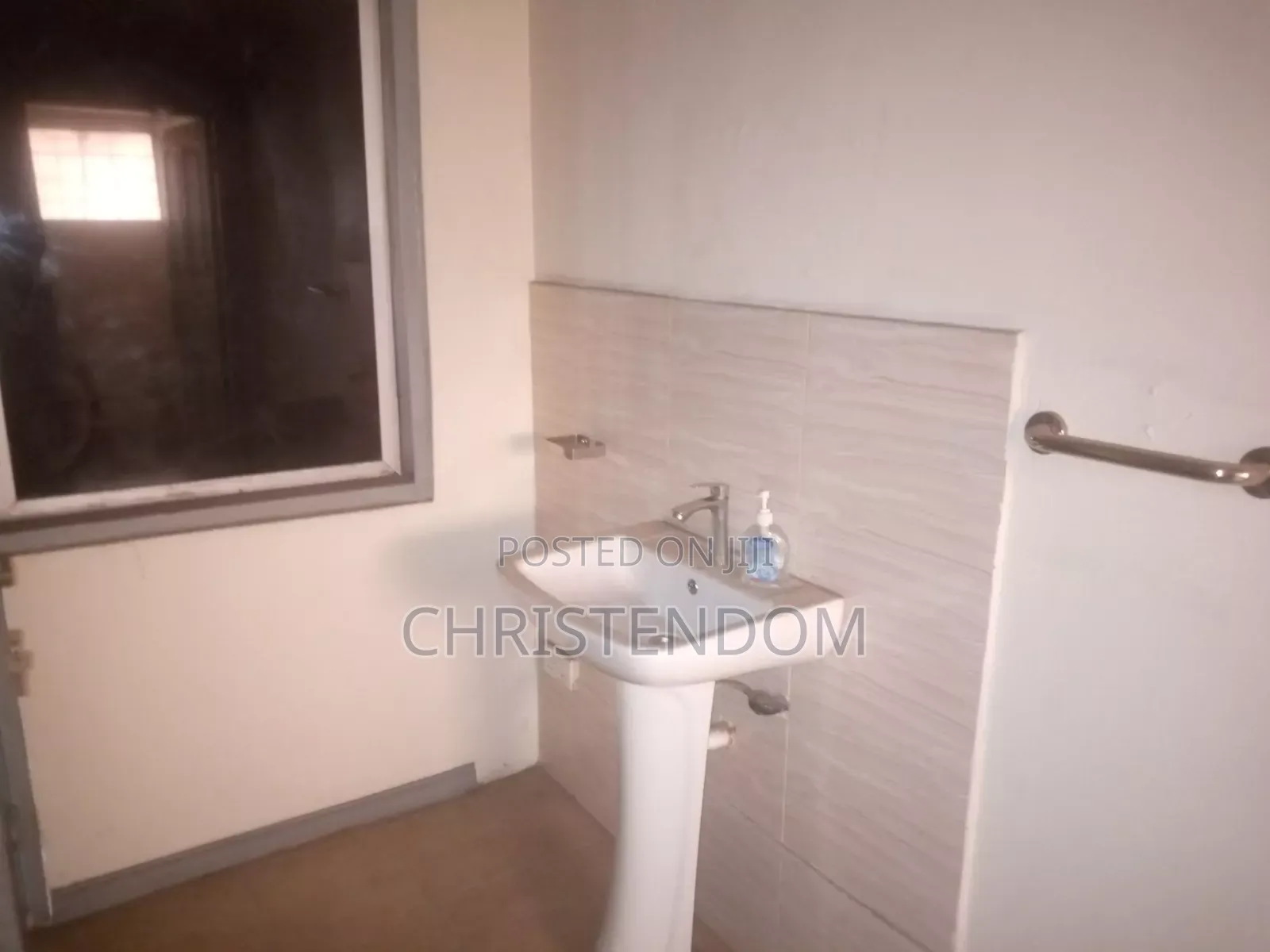Very Spacious Office for Rent at Circle