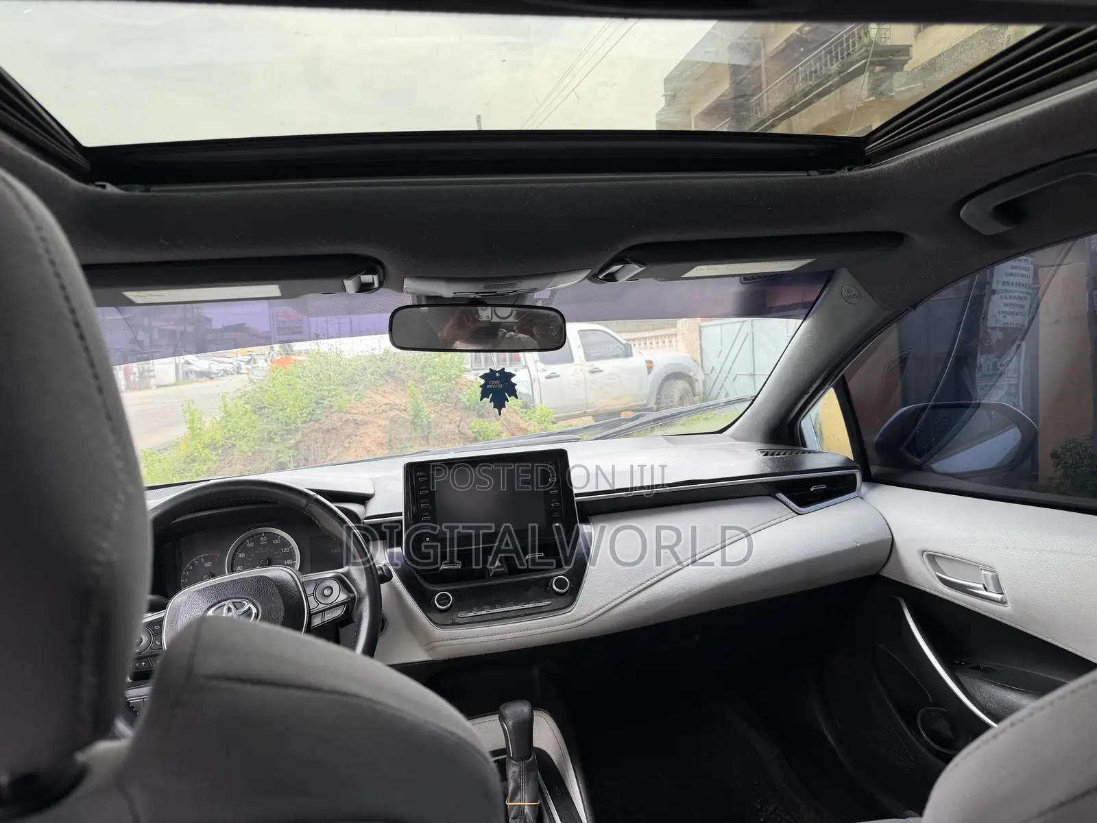Toyota Corolla XLE 2020 Silver