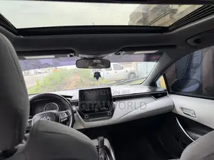 Toyota Corolla XLE 2020 Silver
