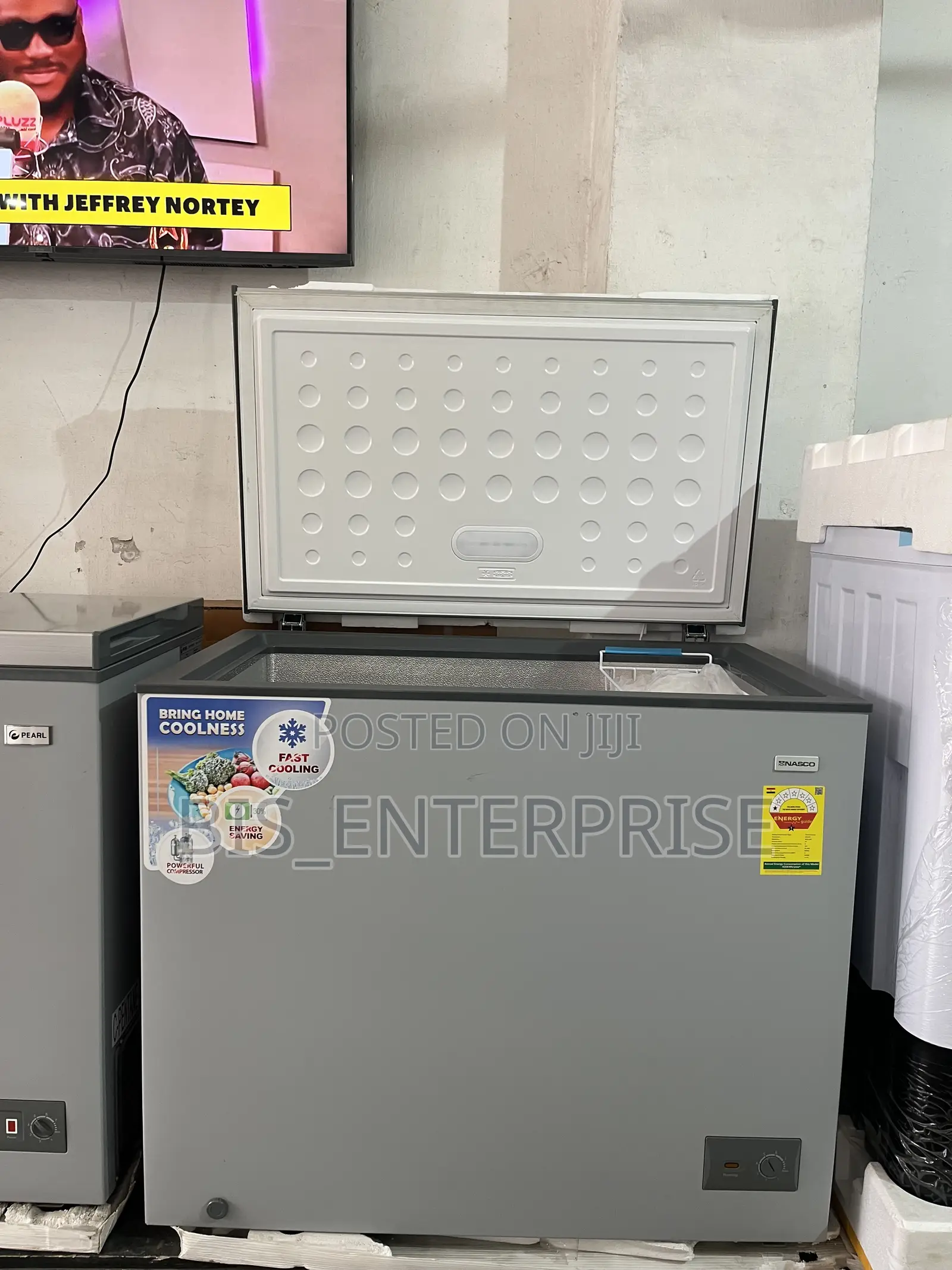 Nasco Chest Freezer 251 Liters