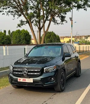 Mercedes-Benz GLB-Class GLB 200 4MATIC 2021 Green