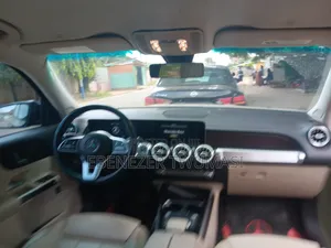 Mercedes-Benz GLB-Class GLB 200 4MATIC 2021 Green