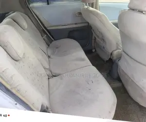 Toyota Vitz 2010 White