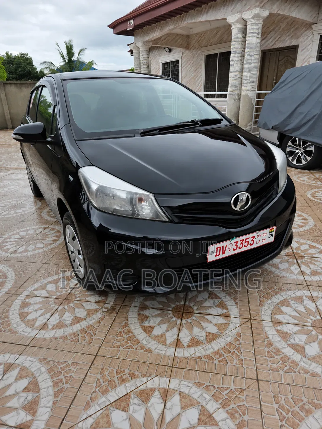 Toyota Vitz 1.3 AWD 5dr 2013 Black