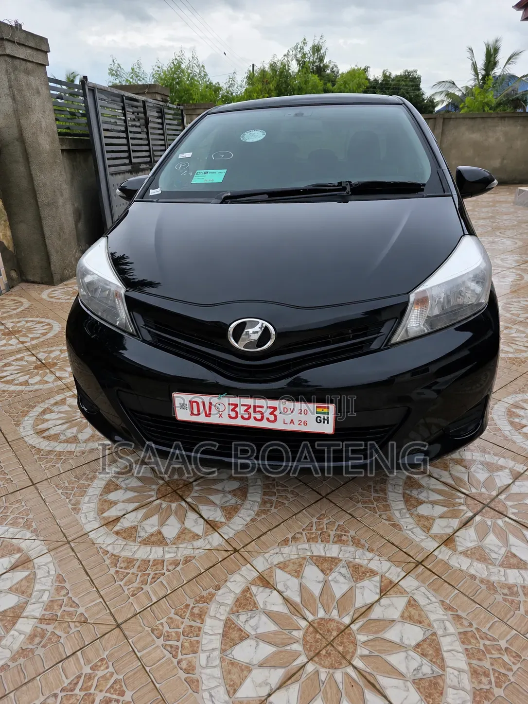 Toyota Vitz 1.3 AWD 5dr 2013 Black