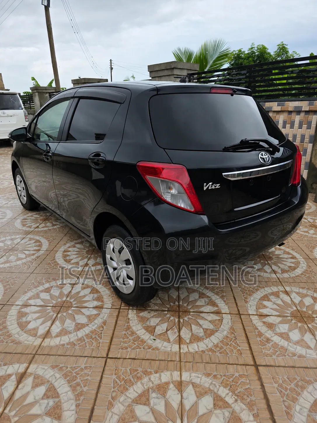 Toyota Vitz 1.3 AWD 5dr 2013 Black